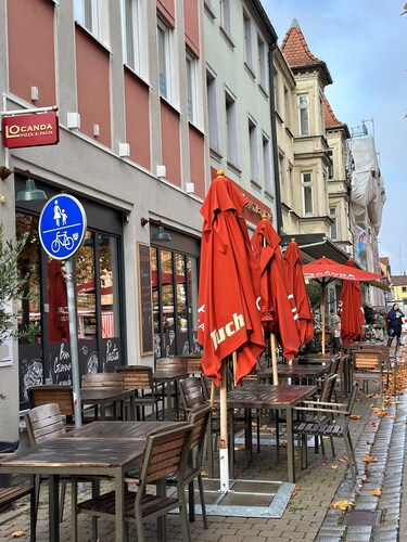 Apartment "Charmante Altbauwohnung" close to City Centre