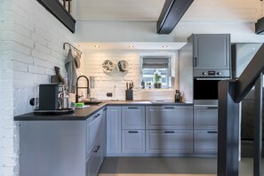 Fridge, oven, stovetop, dishwasher - Holiday Home 'Loft32' with Private Terrace, Private Garden and Wi-Fi (Nordstrand)