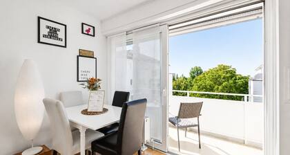 Ferienwohnung "Charmante Stadtwohnung Im Zentrum" mit Balkon und WLAN
