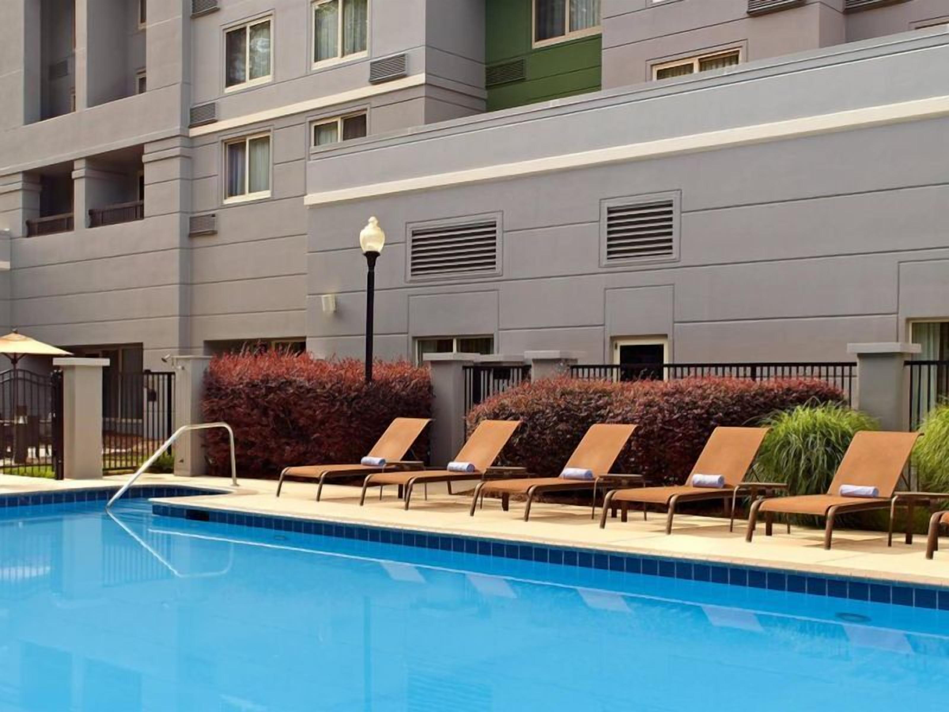 Pets are Allowed Here! 3 Modern Units, Seasonal Outdoor Pool!