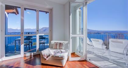 Penthouse The Magnifique View, Stresa, Italy