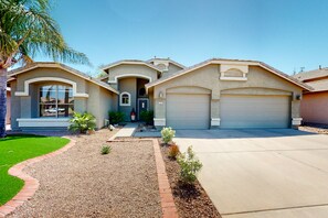 Property grounds - Dog-friendly home with pool, grill, office, enclosed backyard, & fireplace (Gilbert)