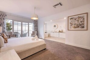 5 habitaciones, tabla de planchar con plancha, wifi y ropa de cama