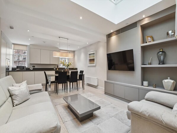 Apartment | Living area