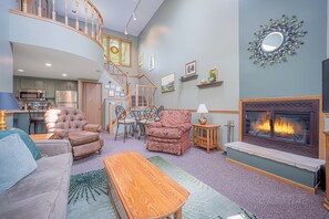 Smart TV, fireplace, DVD player, stereo