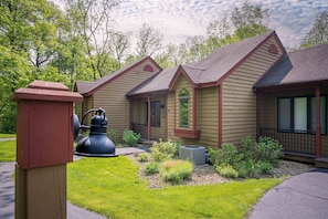 Exterior - Near golf courses and amenities! (Galena)