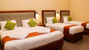 Suíte família | 1 quarto, individualmente mobiliados, escrivaninha