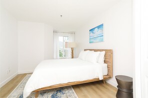 3 makuuhuonetta, tallelokero huoneessa, Wi-Fi, vuodevaatteet