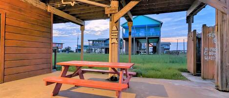 屋外ダイニングエリア