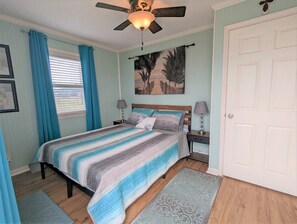 2 Schlafzimmer, Reisekinderbett, WLAN, Bettwäsche
