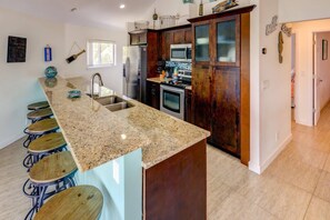 Kühlschrank, Mikrowelle, Geschirrspüler