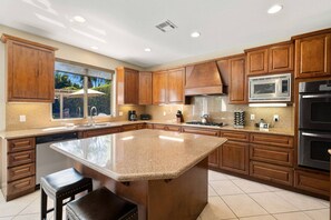 Fridge, microwave, oven, stovetop - Luxurious Tuscan Villa in Cypress Estates | Pool, BBQ, Spa | Extended Stays Welcome (Palm Desert)