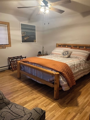 3 bedrooms, in-room safe, free WiFi, bed sheets