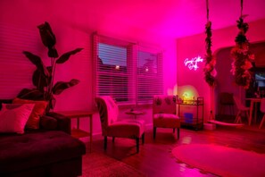 Interior - Sundown Sanctuary Near Downtown SanDiego & Gaslamp (National City)