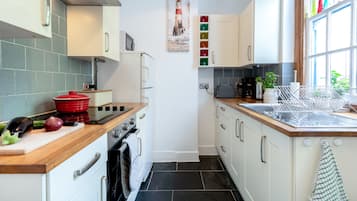 Lejlighed | Privat køkken | Køleskab, mikrobølgeovn, ovn, kogeplade