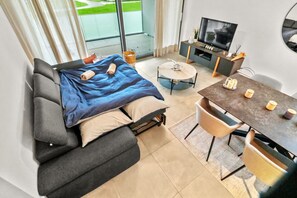 1 habitación, escritorio, tabla de planchar con plancha y wifi gratis