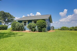 Exterior - Waterfront Vacation Rental Home on Newport River! (Beaufort)