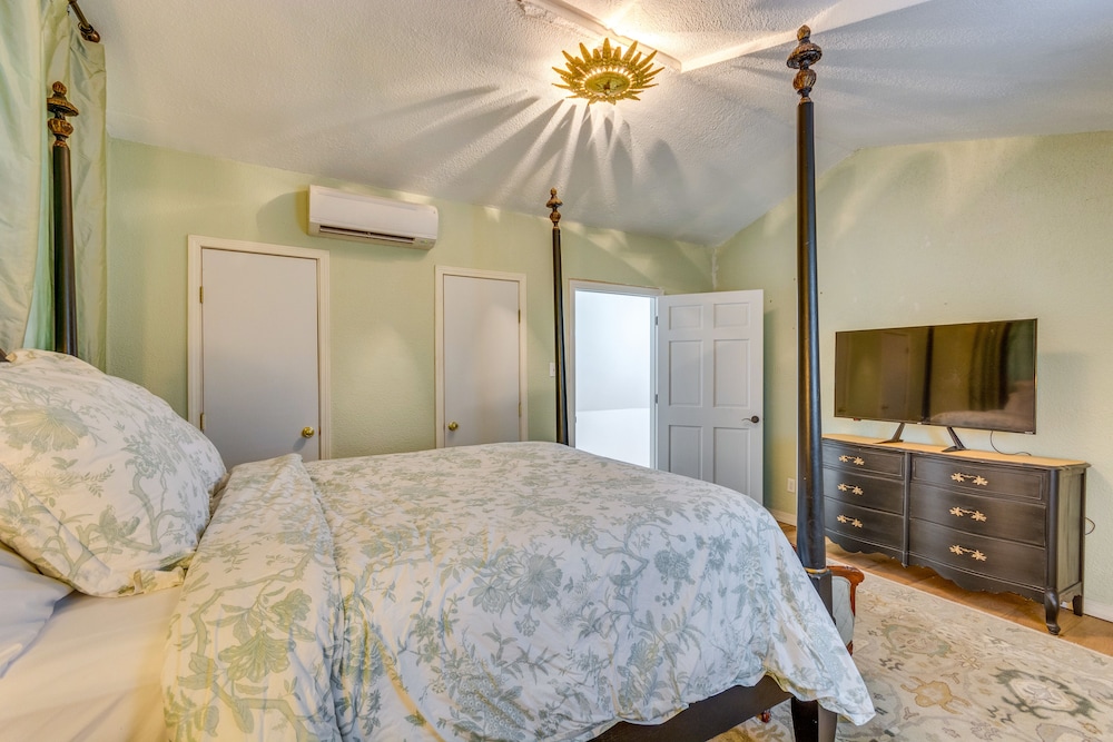 Lakefront Arkansas Abode Deck, Grill & Fire Pit Logan County Vrbo