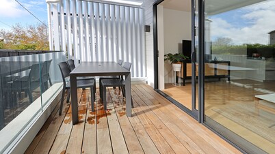 Brand New sunny home in Remuera 