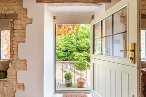 Interior - The Dovetail - Cotswold Living (Birdlip)