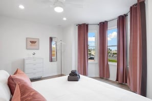 3 bedrooms, iron/ironing board, free WiFi, bed sheets