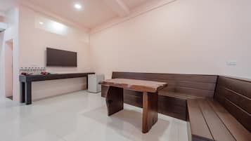 Cabaña básica, vistas al patio | Sala de estar