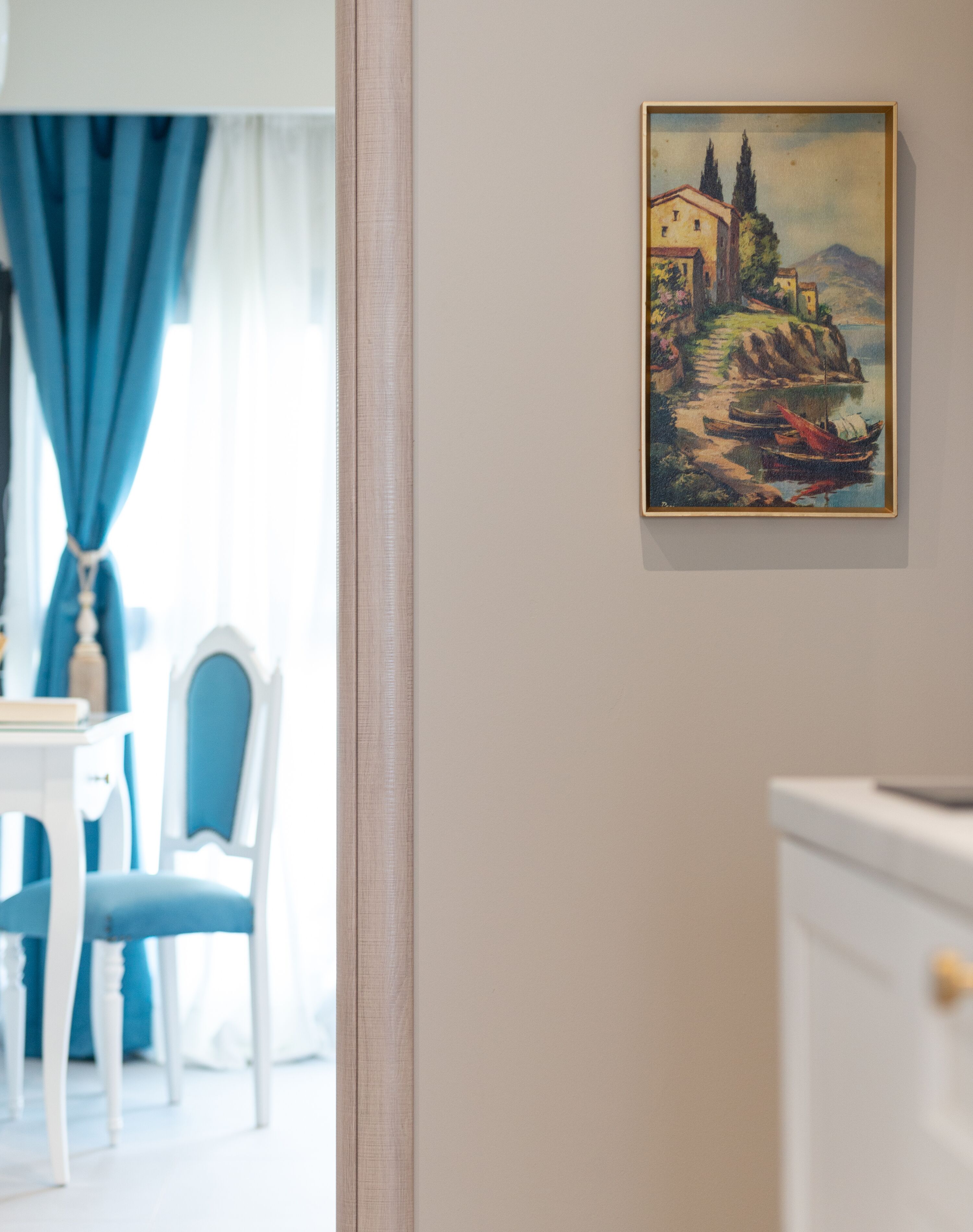 Luksussviitti | Minibaari, yksilöllisesti sisustettu, työpöytä, pimennysverhot