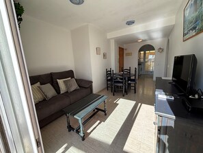 TV - QUIET AND SUNNY APARTMENT CLOSE TO THE BEACH (Denia)