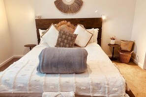 3 Schlafzimmer, Schreibtisch, schallisolierte Zimmer