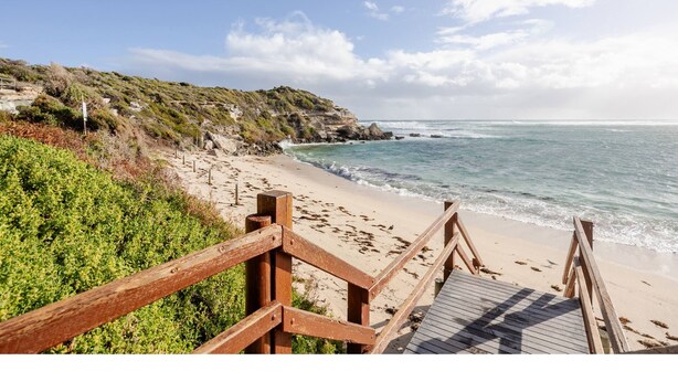 Beach nearby - Margaret River Beach House ~ Ombak Villa 
 (Gnarabup)