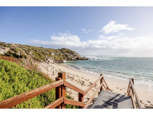 Margaret River Beach House ~ Ombak Villa 
