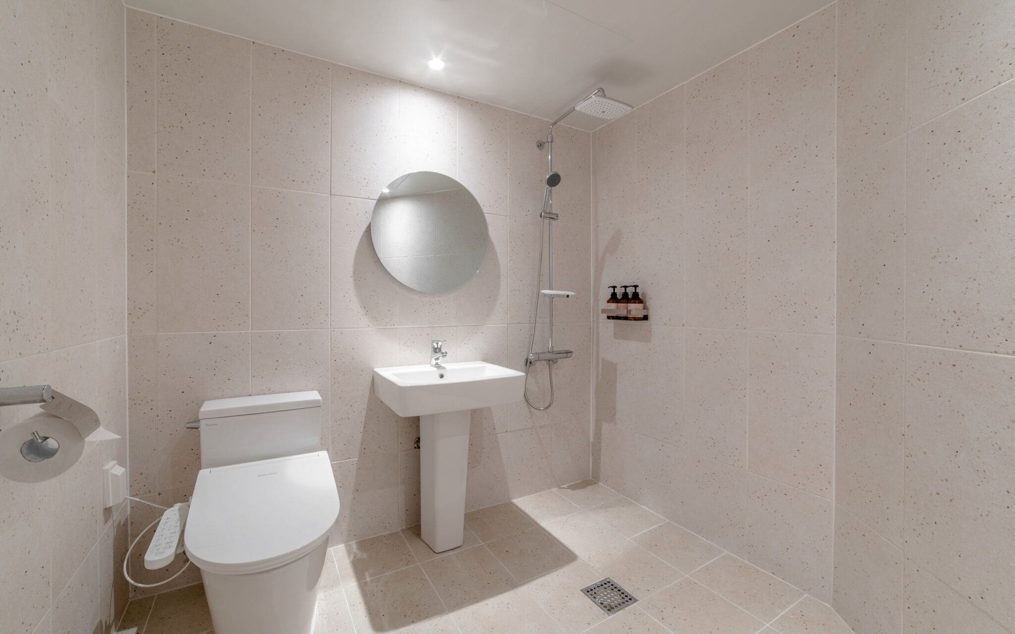 Shower, hair dryer, bathrobes, towels