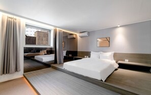 Spa | 1 bedroom, premium bedding, soundproofing, free WiFi