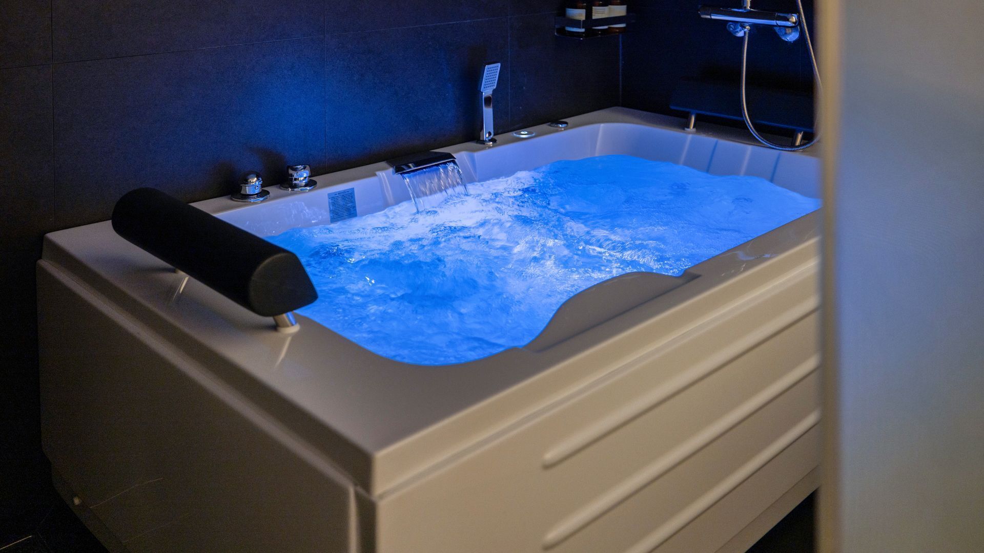 Z SPA-2PC | Tina de hidromasaje privada