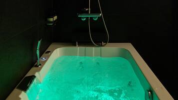 Bathtub spa pribadi