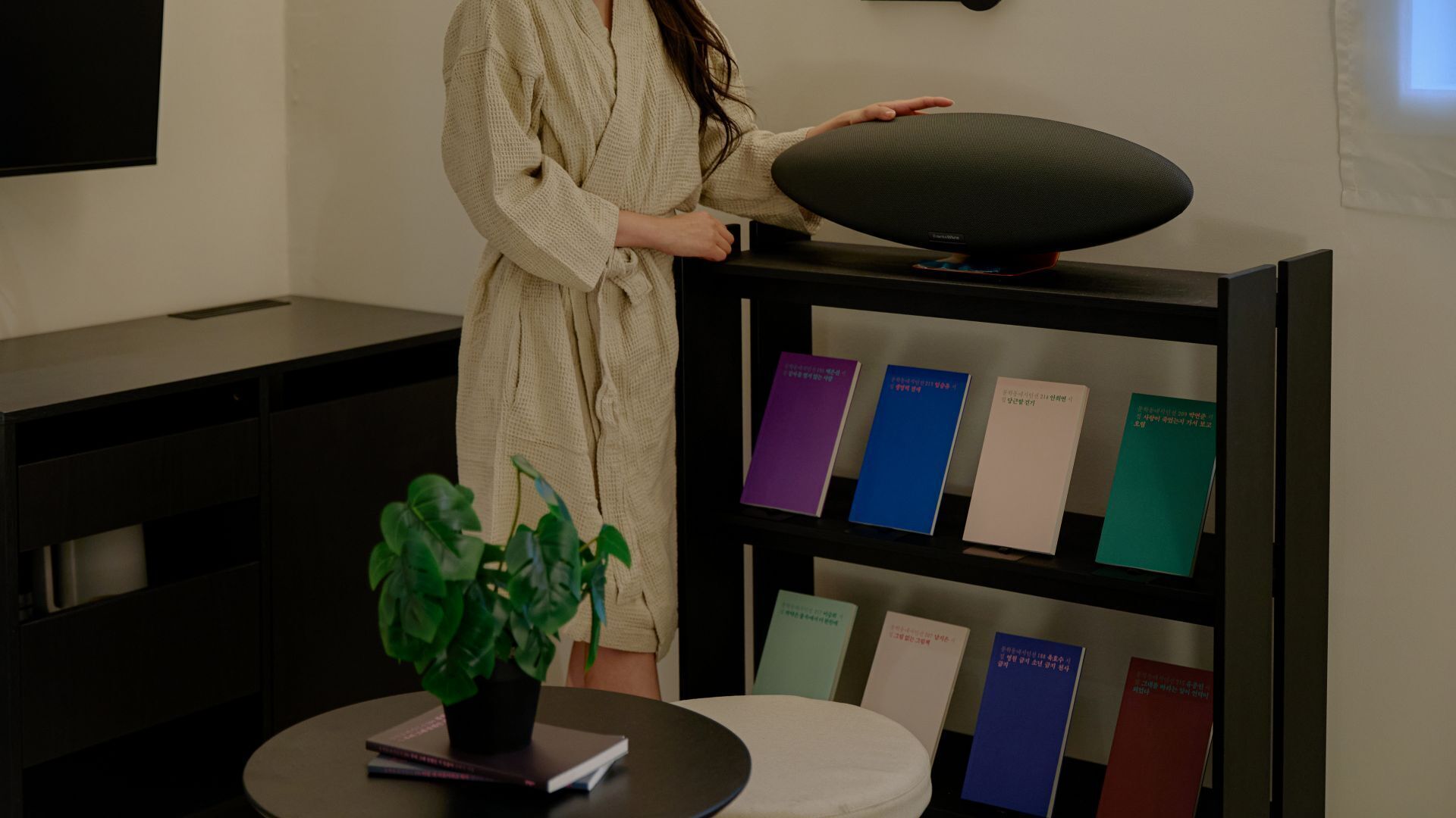 Z SPA-PLAY | 高档床上用品、办公桌、隔音、免费 WiFi