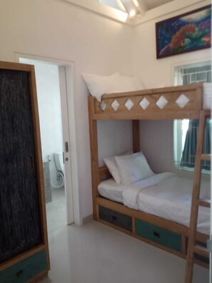 6 ห้องนอน, ตู้นิรภัยในห้องพัก, ผ้าม่านกันแสง, Wi-Fi ฟรี