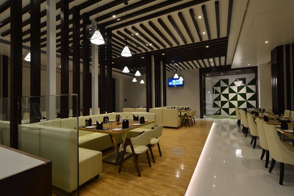 Dagelijks ontbijtbuffet (INR 300 per persoon)