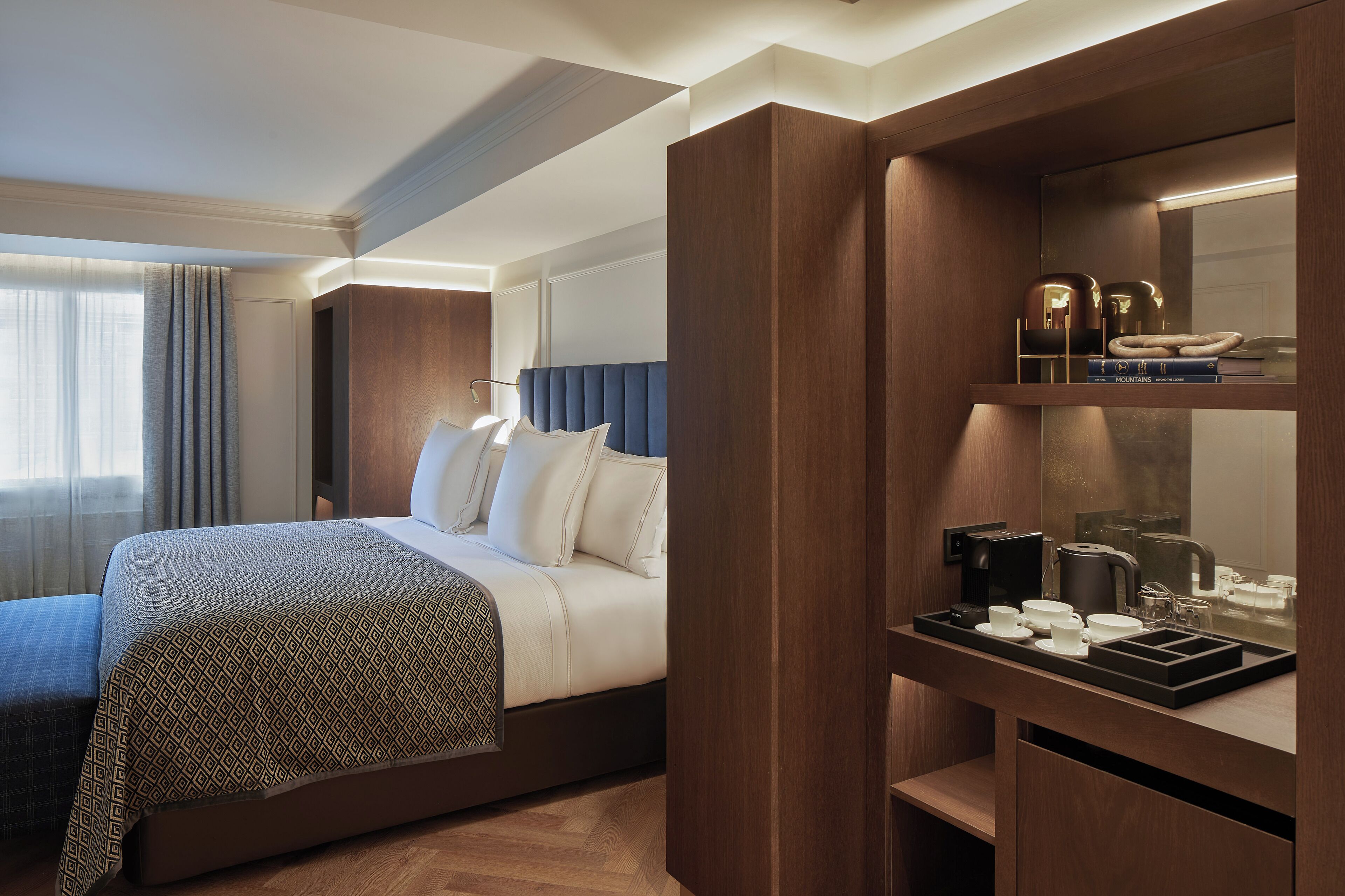 Minibar, kostenlose Babybetten, kostenloses WLAN, Bettwäsche