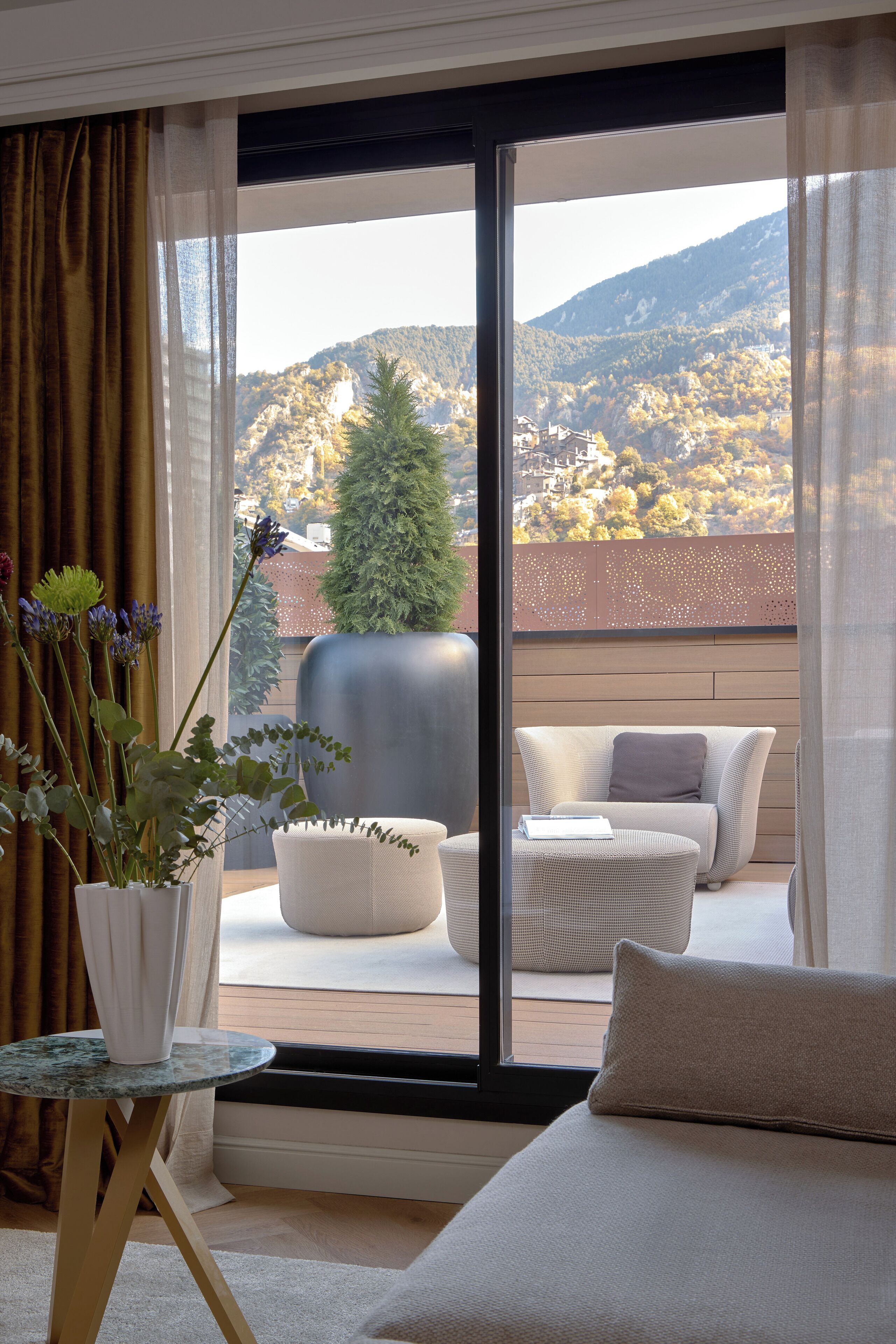 Een minibar, gratis babybedden, gratis wifi, beddengoed