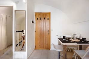 Dining - Holiday Apartment "Dolceacqua" with Wi-Fi (Dolceacqua)