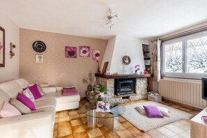 TV, DVD player - Appartement entre lacs et montagnes haute savoie (Habère-Lullin)