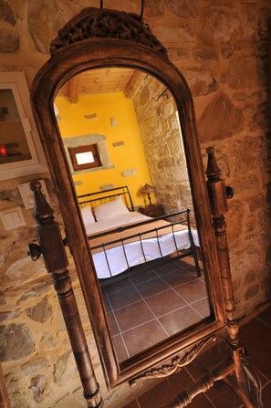 1 chambre, fer et planche à repasser, Wi-Fi gratuit, draps fournis