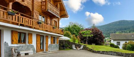 المنشأة من الخارج