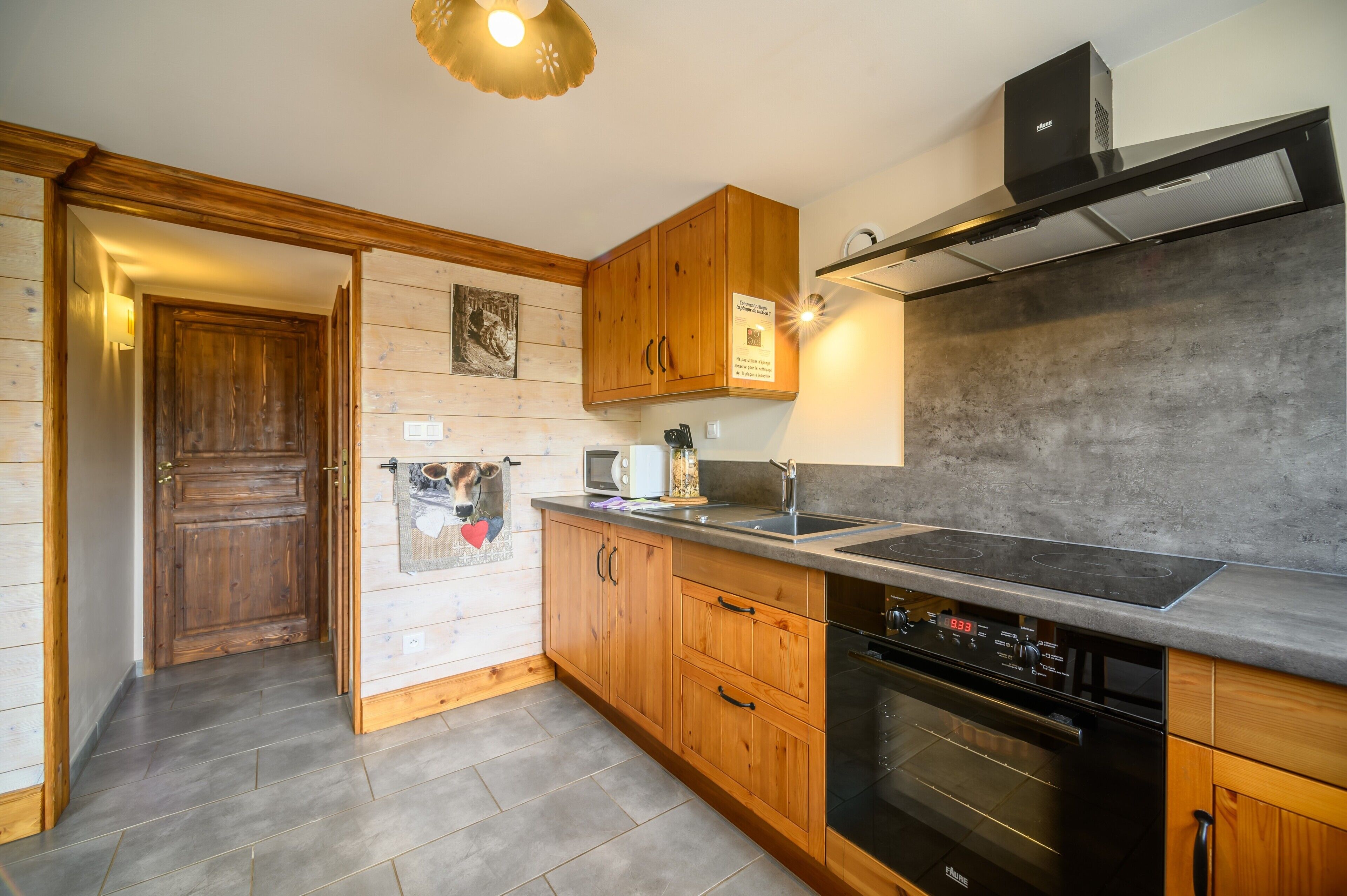 Refrigerador, microondas, horno, placa de cocina