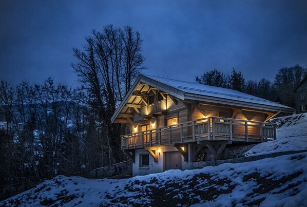 Exterior - Chalet 'Du Piedmont' with Mountain View, Private Terrace and Wi-Fi (Cornimont)