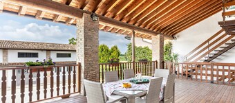 Holiday Apartment "Cascina Raperonzolo" with Private Terrace, A/C & Wi-Fi