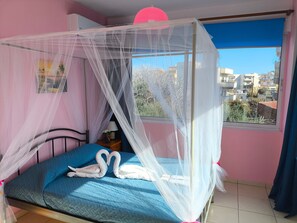 3 habitaciones, tabla de planchar con plancha y wifi gratis 