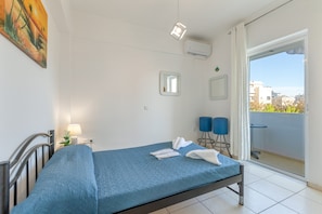 3 chambres, fer et planche à repasser, Wi-Fi gratuit, draps fournis