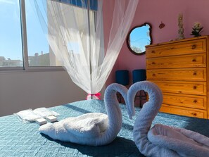 Interior - Apartment 'Eftichia Nea Chora' with Mountain View, Shared Garden and Wi-Fi (Chania)